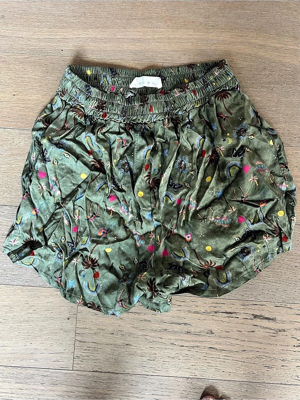 Amee Embroidered High Waist Shorts in Green Like New